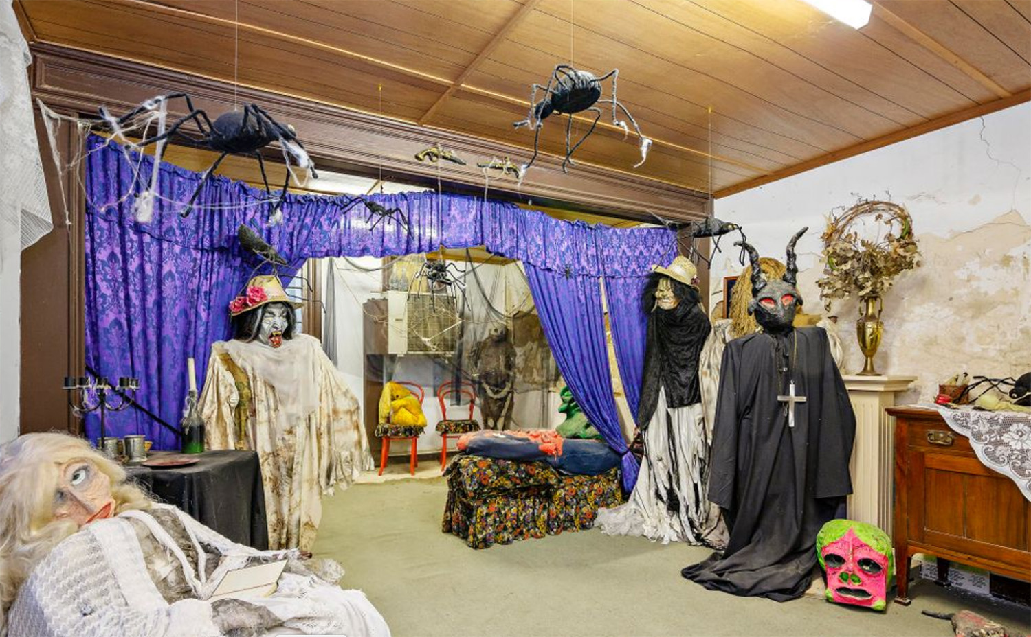 House of horrors tour the terrifying home for 'brave people only'